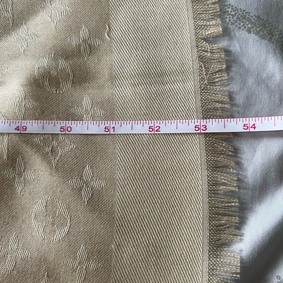 Louis Vuitton Monogram Shawl/Scarf/Wrap - Picture 7 of 9